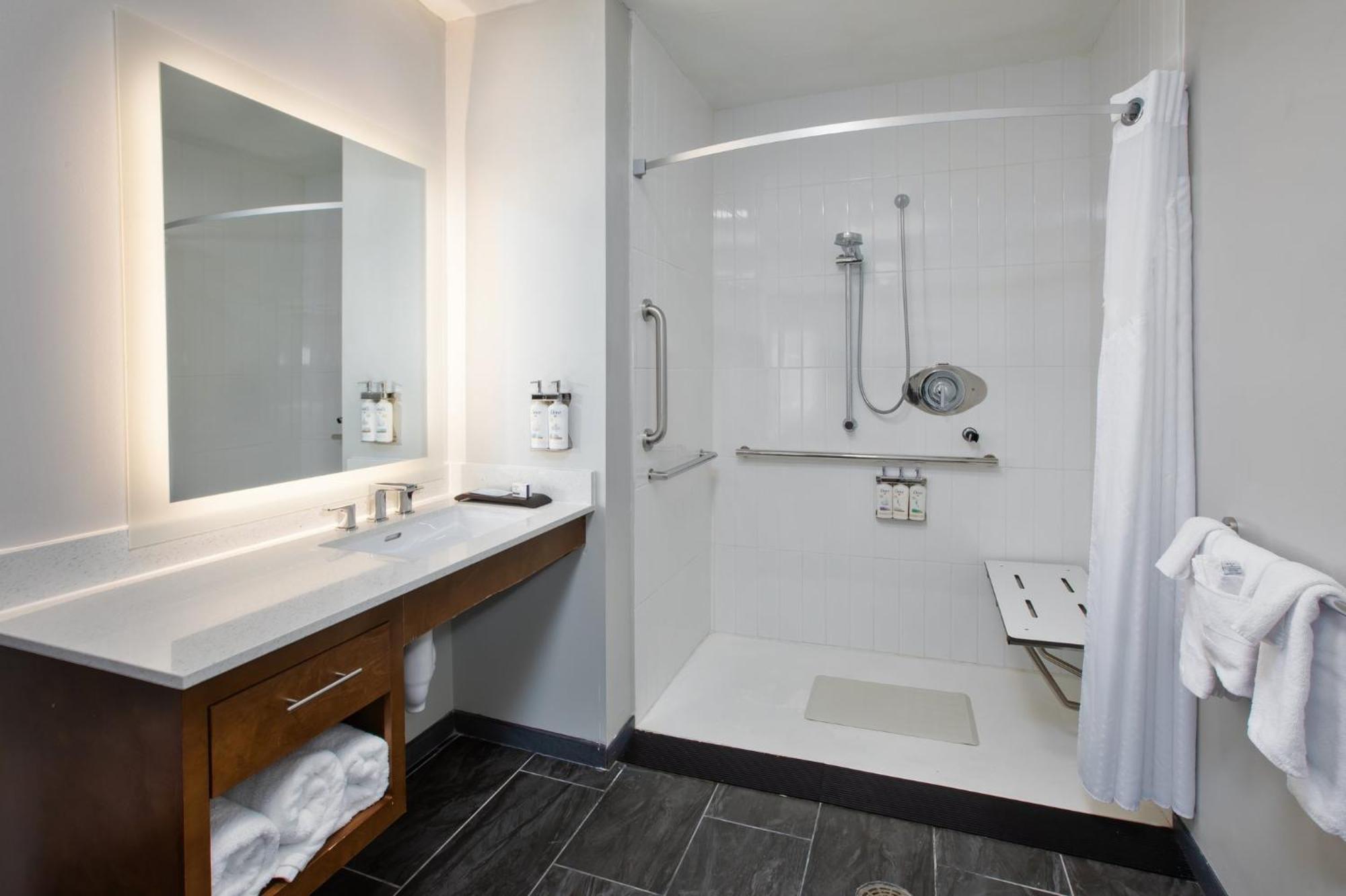 Staybridge Suites - Ames By Ihg Buitenkant foto